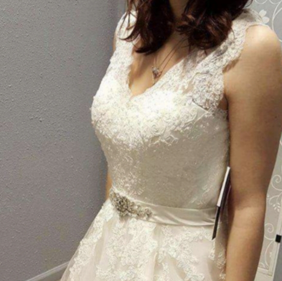 Dresses & Skirts - Wedding dress